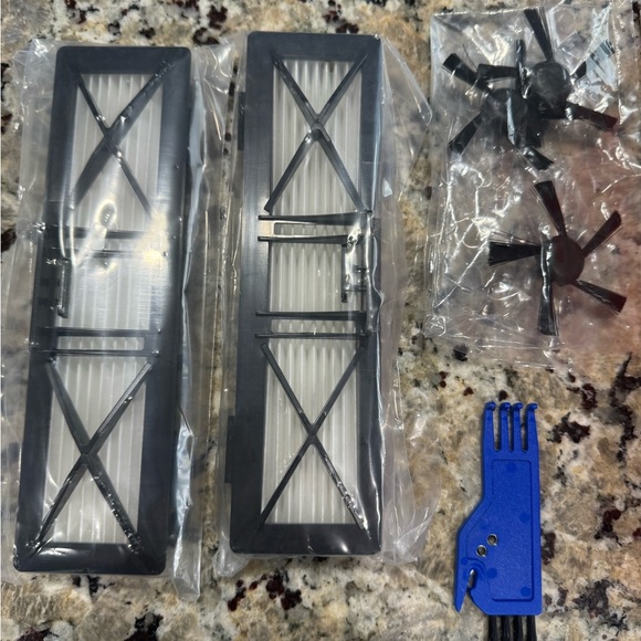 Neato filters - Picture 2 of 3